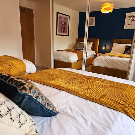Homebird Property - Epsom Apartment Harrogate Bagian luar foto