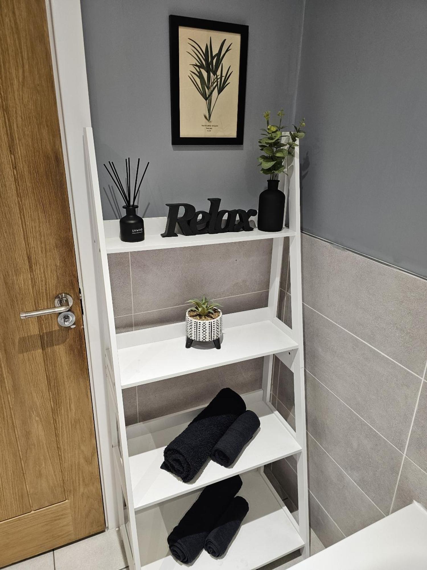 Homebird Property - Epsom Apartment Harrogate Bagian luar foto
