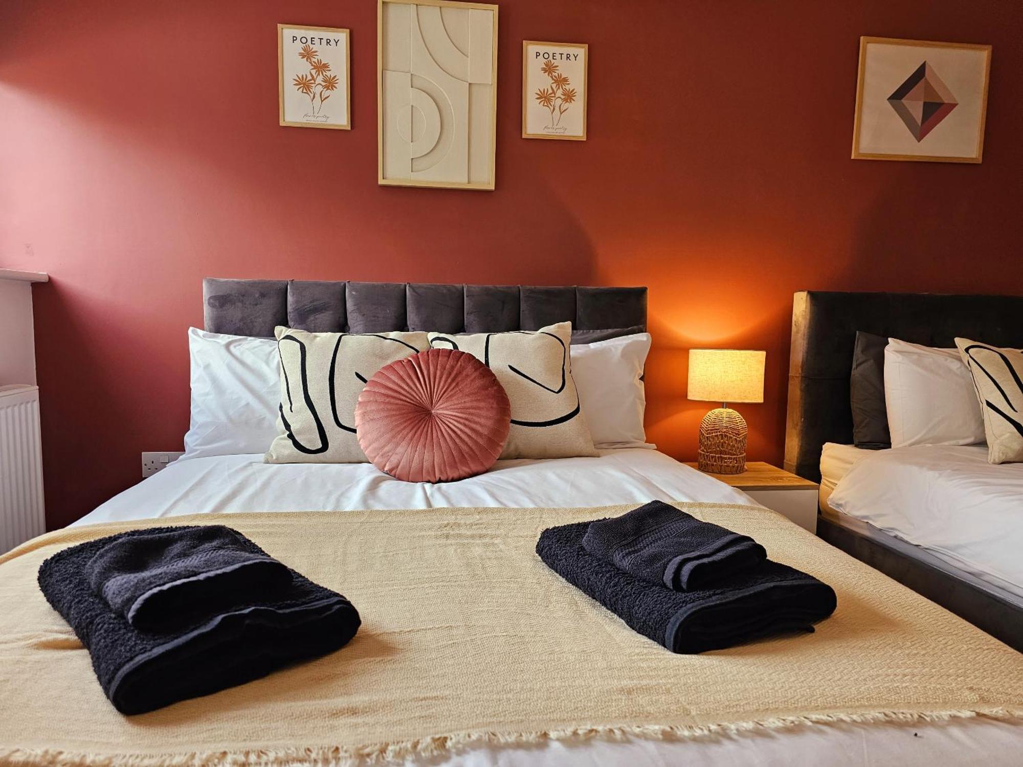 Homebird Property - Epsom Apartment Harrogate Bagian luar foto